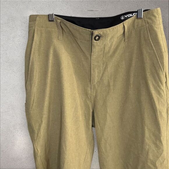 Volcom Tan Chinos Classic shorts surf & turf size 32 stretch 4-way - Picture 1 of 7